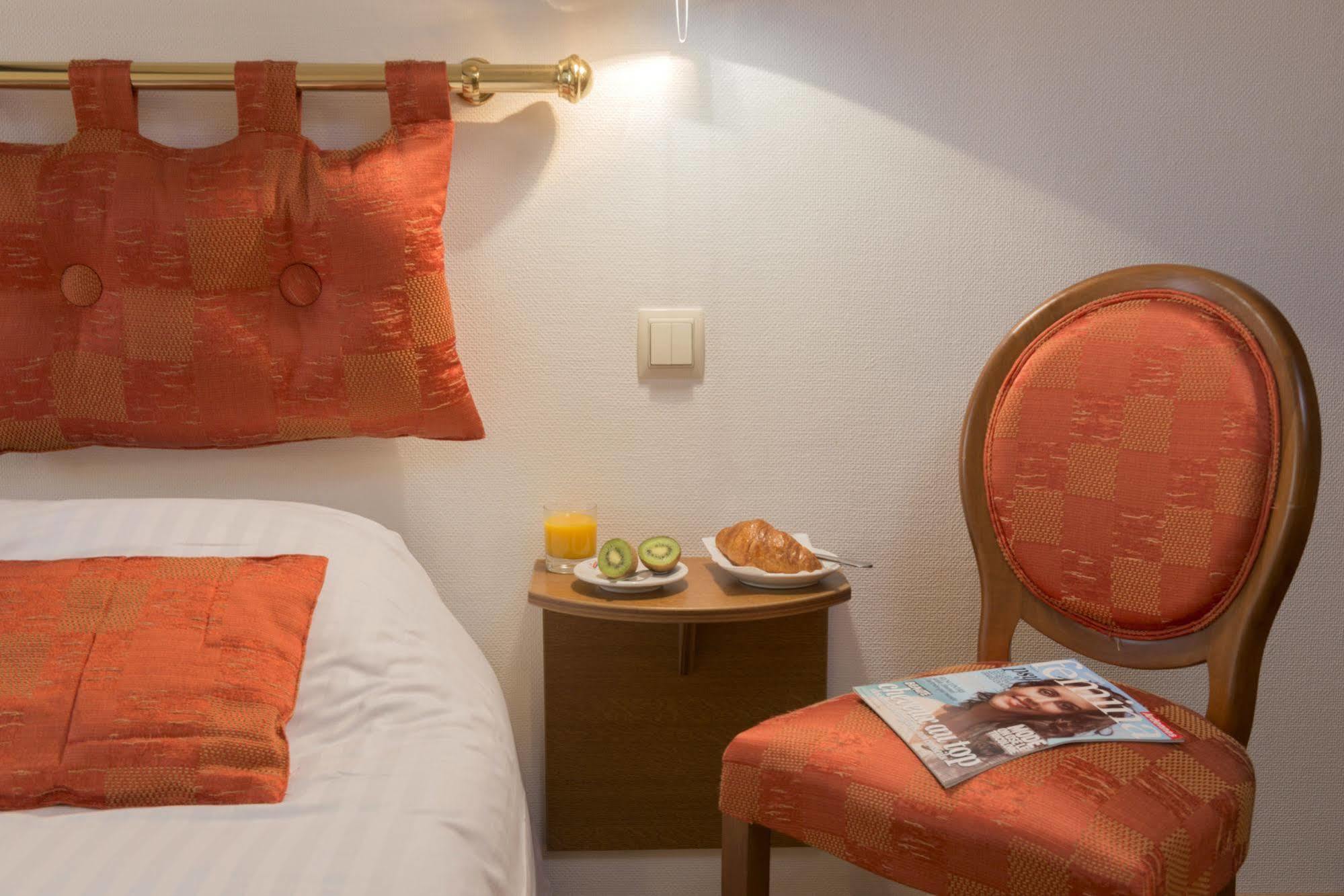 Hotel Le Saint Michel Sedan Zewnętrze zdjęcie