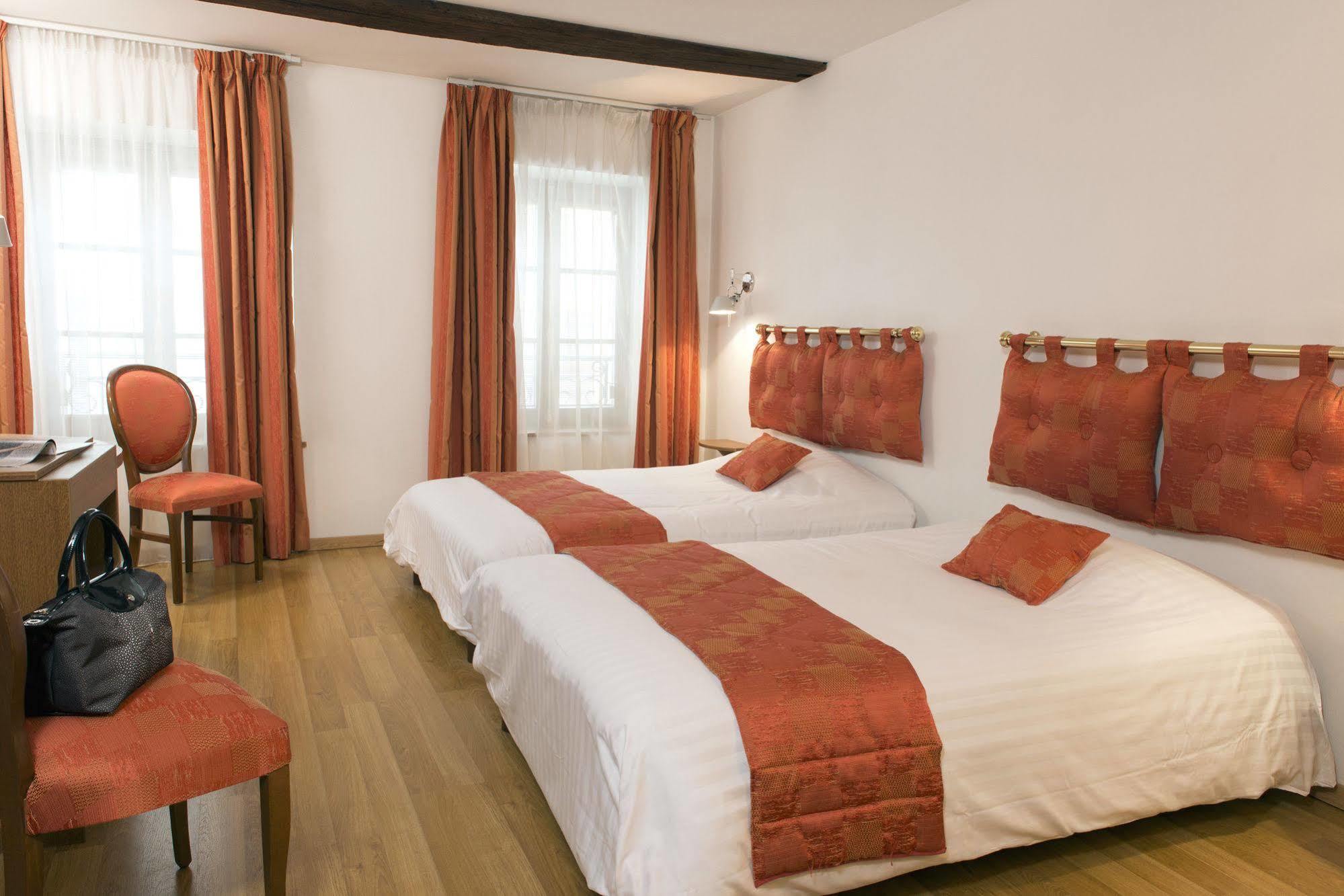Hotel Le Saint Michel Sedan Zewnętrze zdjęcie