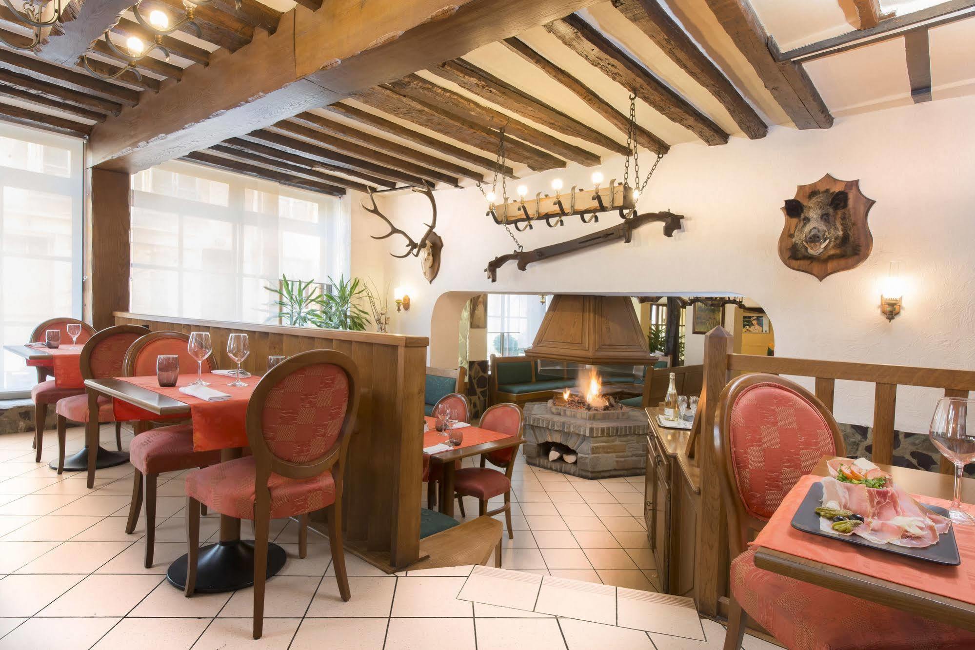 Hotel Le Saint Michel Sedan Zewnętrze zdjęcie